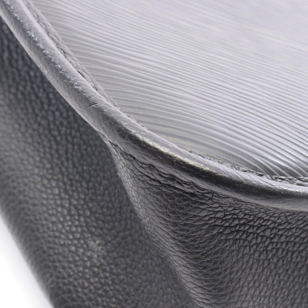 Louis Vuitton Buci NM · Epi Leather