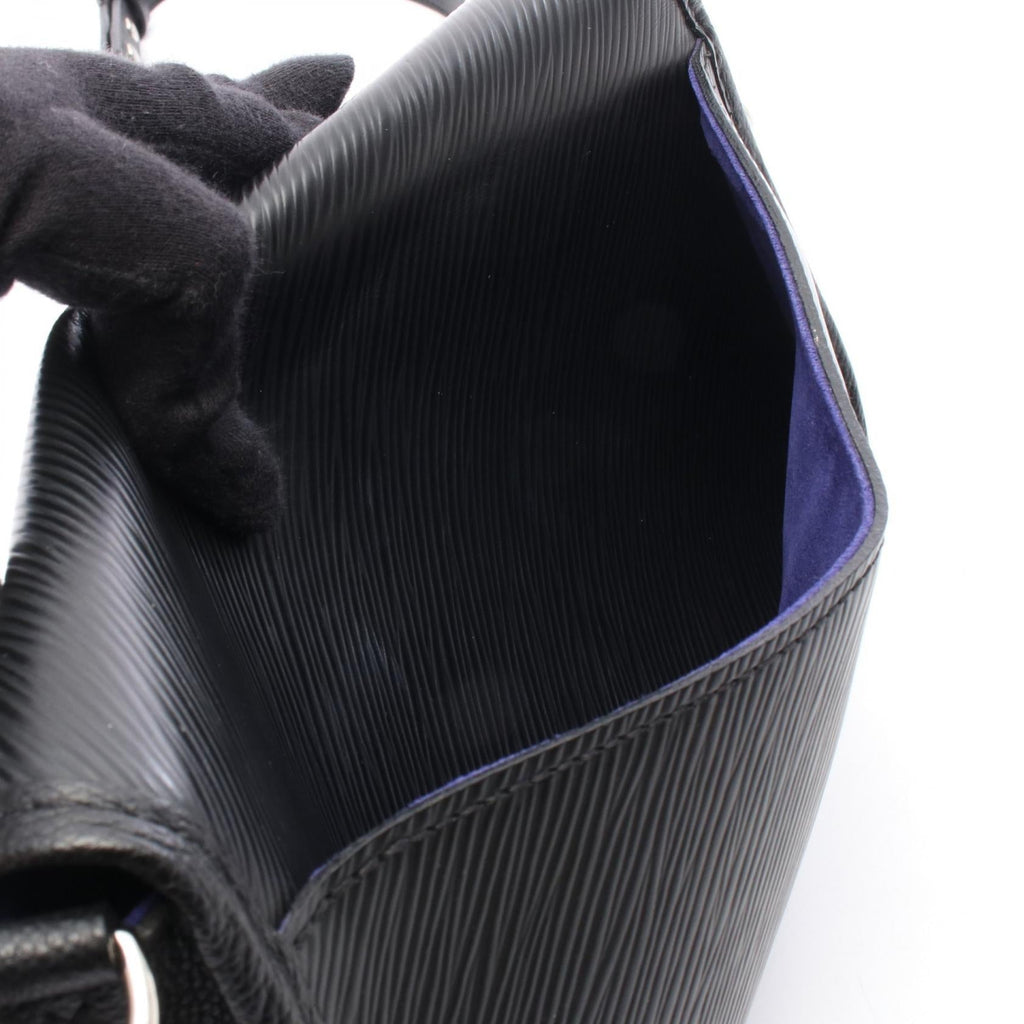 Louis Vuitton Buci NM · Epi Leather