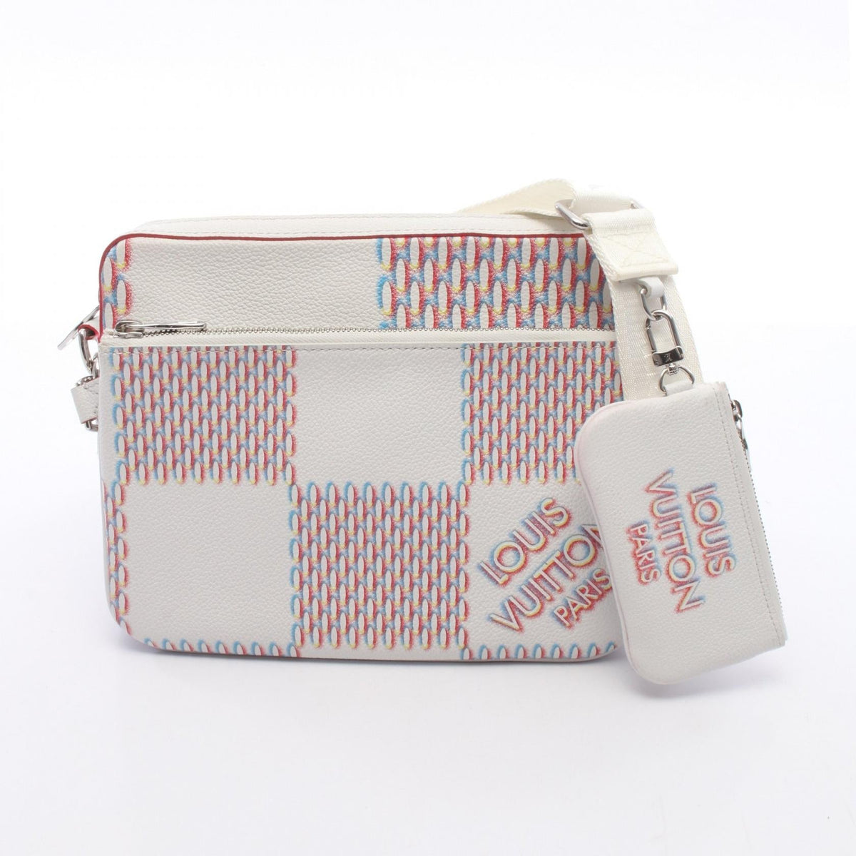 LOUIS VUITTON Trio · Damier Giant Spray