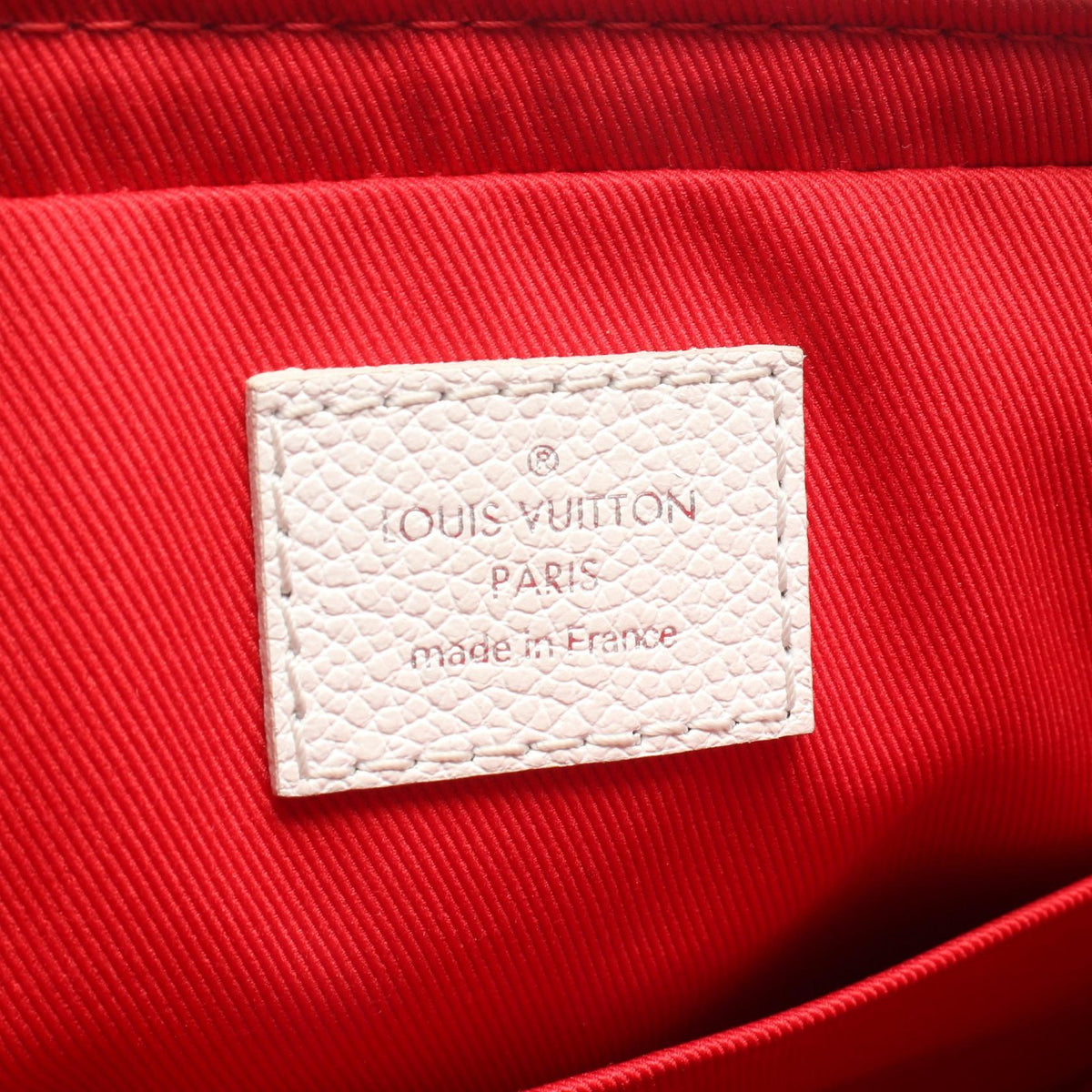 LOUIS VUITTON Trio · Damier Giant Spray