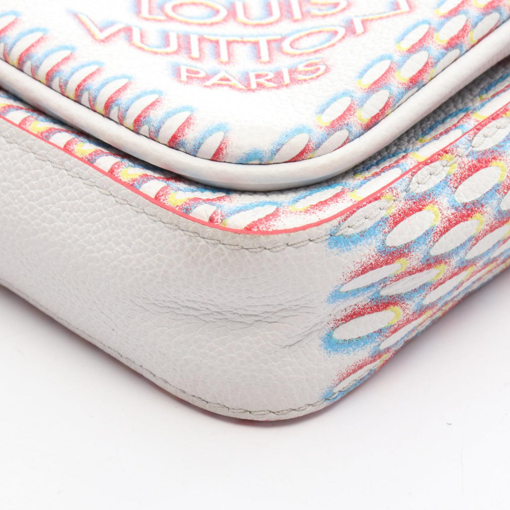 LOUIS VUITTON Trio · Damier Giant Spray