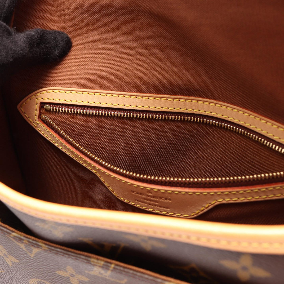 Louis Vuitton Sologne · Monogram Canvas