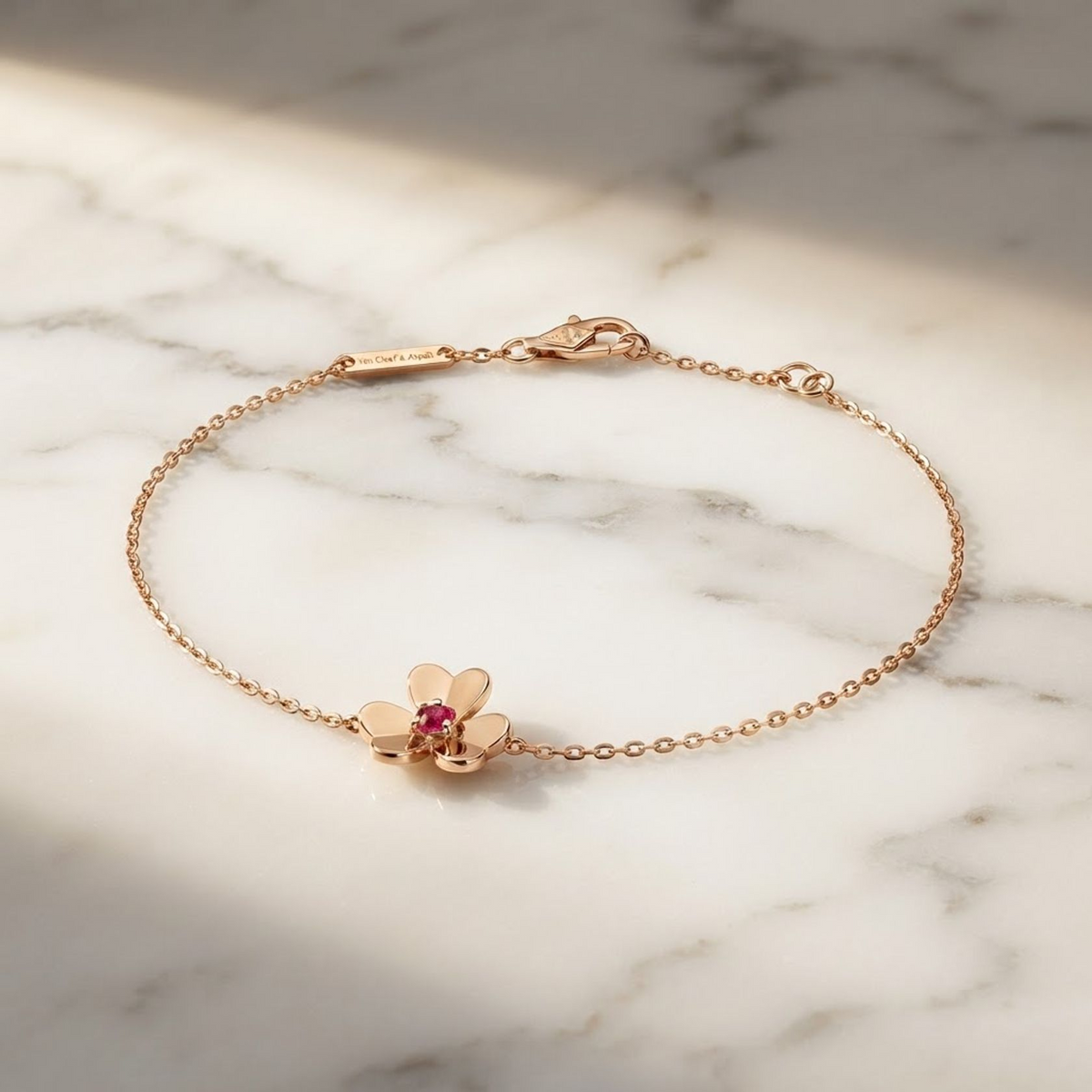 Van Cleef & Arpels Frivole Mini · Ruby