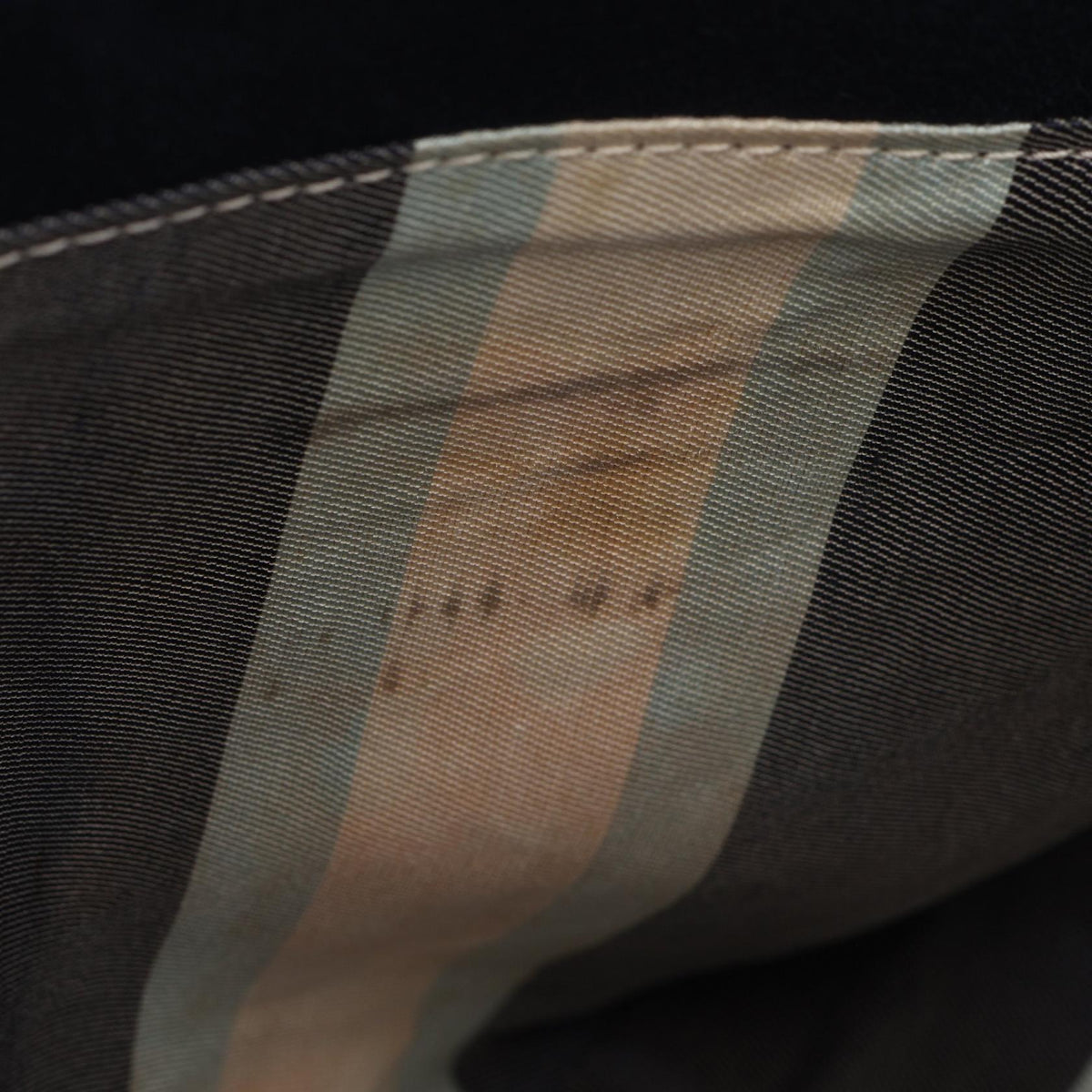 Fendi Mamma Bucket · Canvas Leather