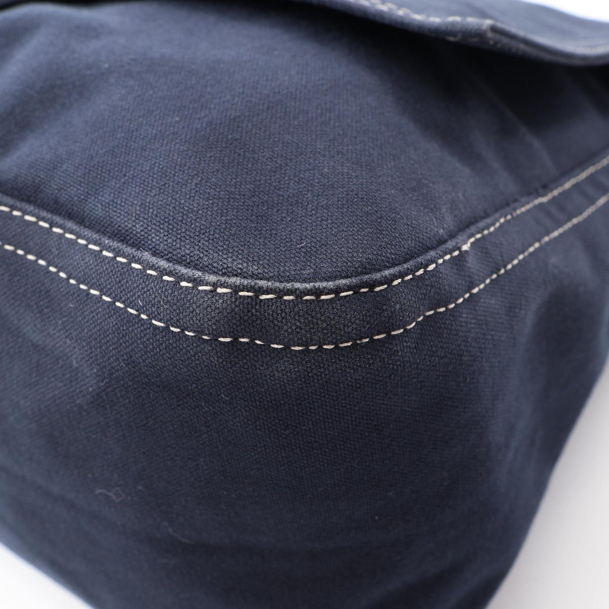 Fendi Mamma Bucket · Canvas Leather