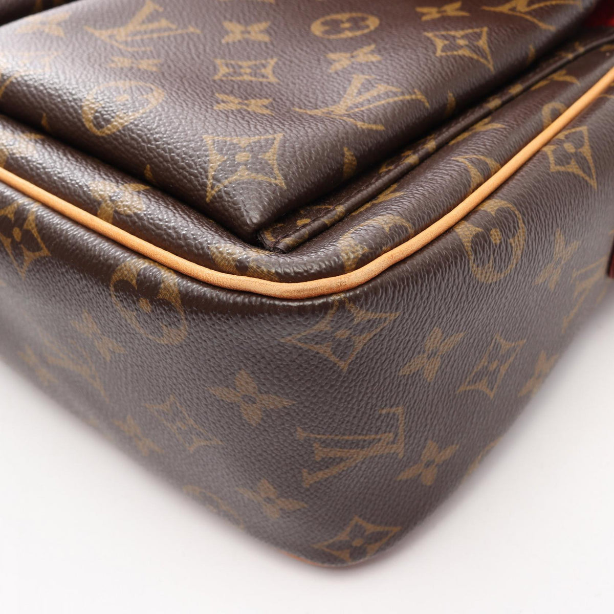 Louis Vuitton Vivacite GM · Monogram