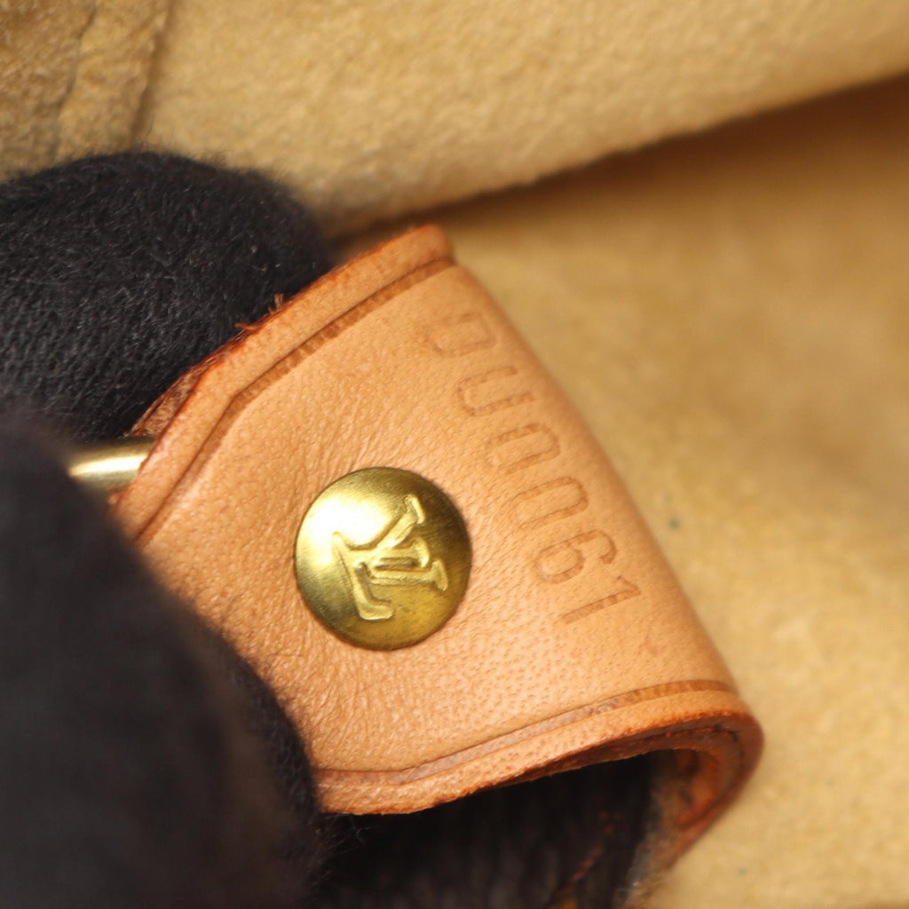 Louis Vuitton Looping GM · Monogram Canvas