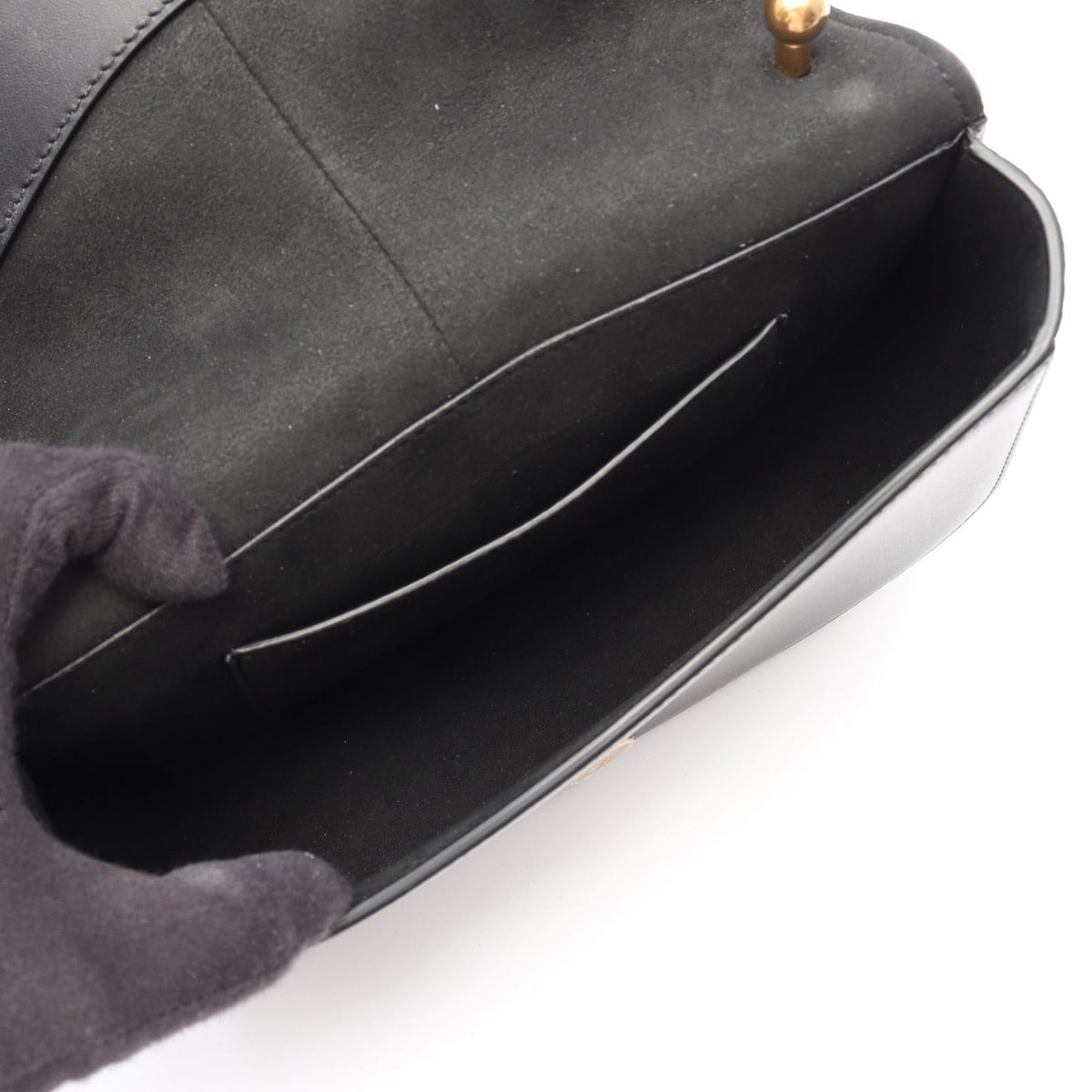 FENDI C'mon Medium · Leather