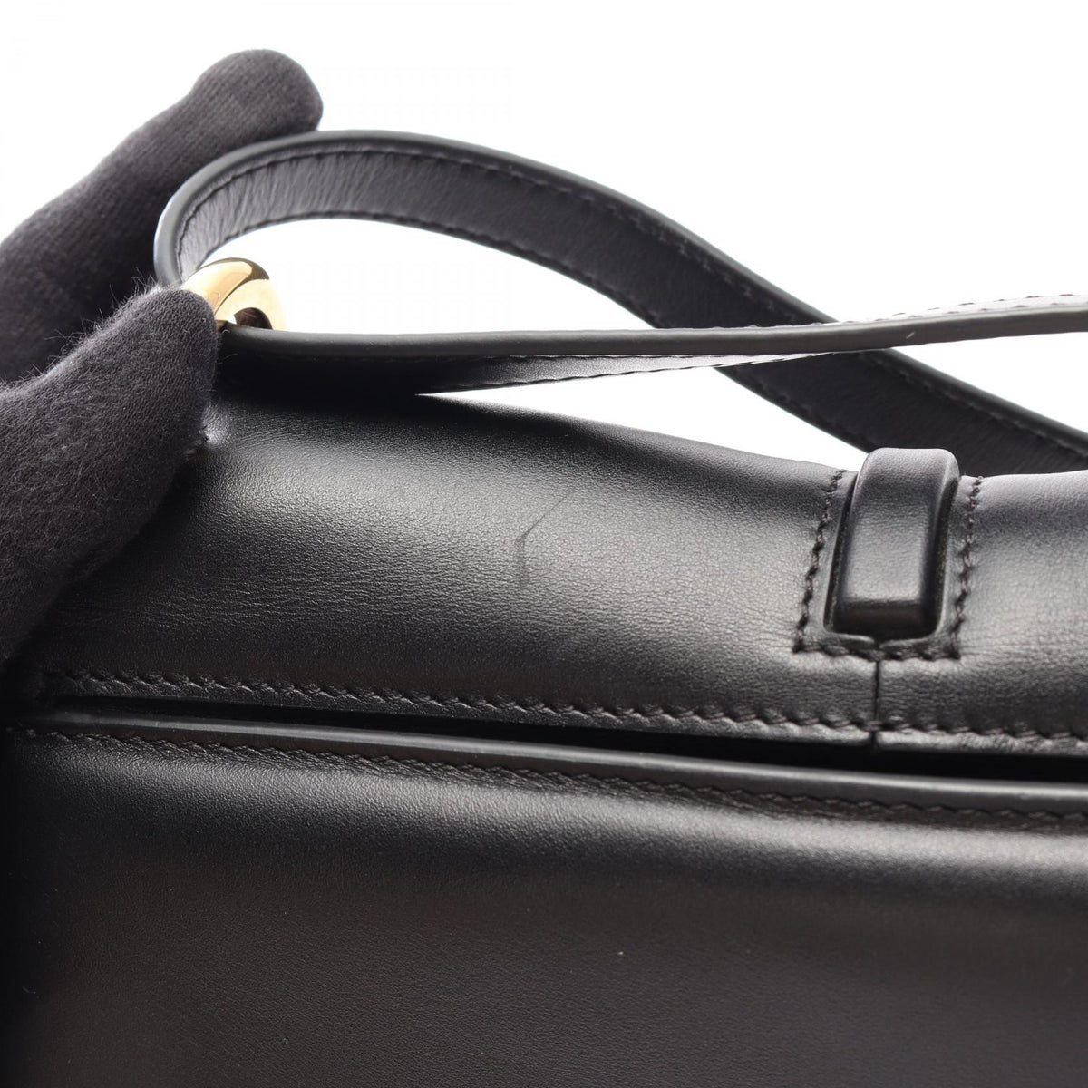 FENDI C'mon Medium · Leather