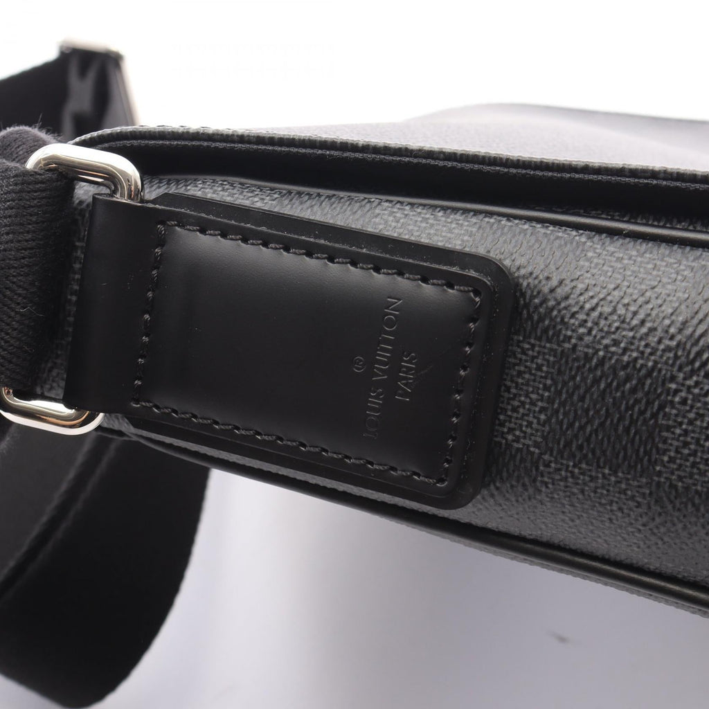 Louis Vuitton District PM · Damier Graphite