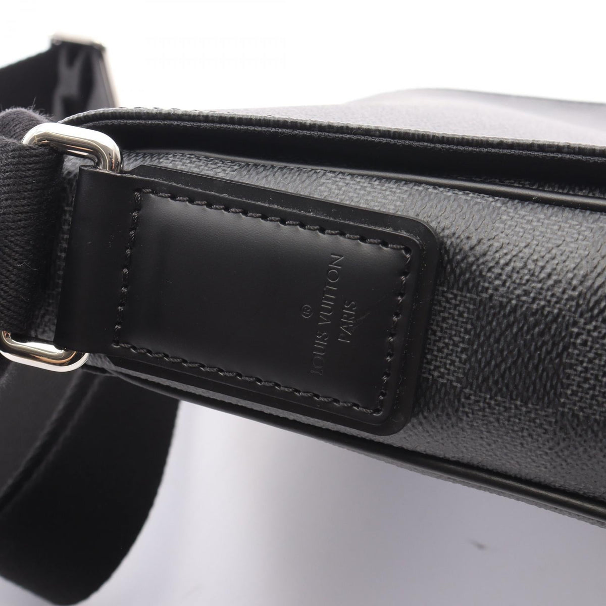 Louis Vuitton District PM · Damier Graphite