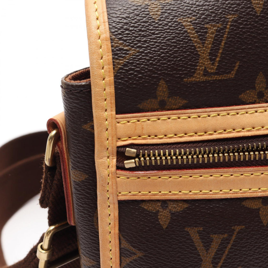 Louis Vuitton Bosphore · Monogram Messenger