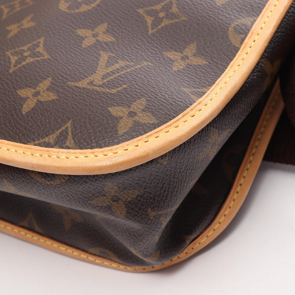 Louis Vuitton Bosphore · Monogram Messenger