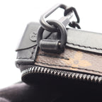 Louis Vuitton Vertical Soft Trunk · Tuftage