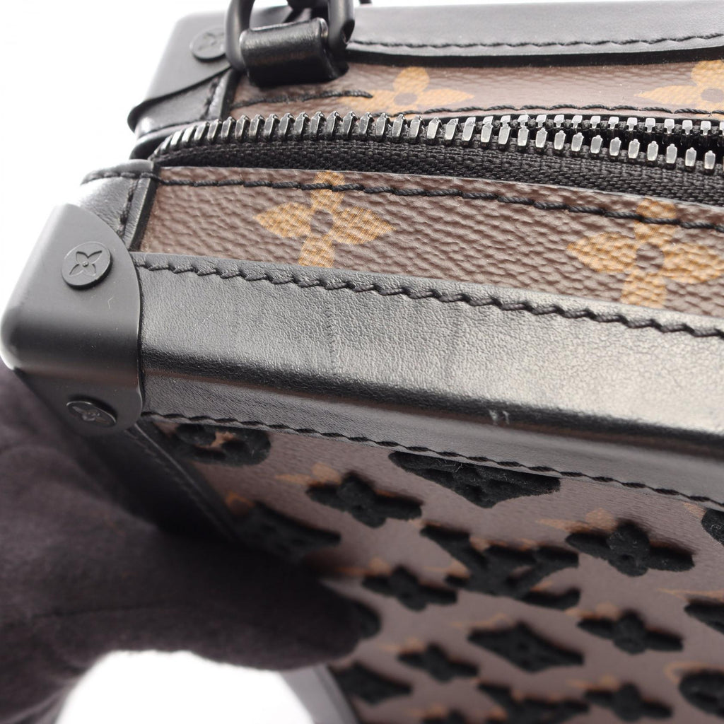 Louis Vuitton Vertical Soft Trunk · Tuftage
