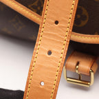 Louis Vuitton Saumur 35 · Monogram
