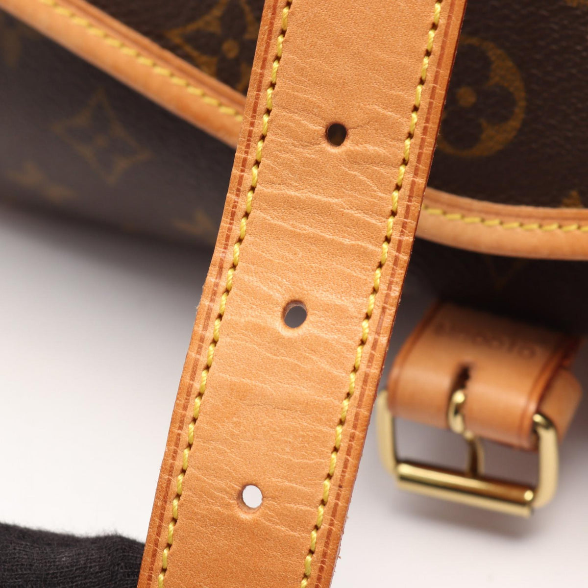 Louis Vuitton Saumur 35 · Monogram
