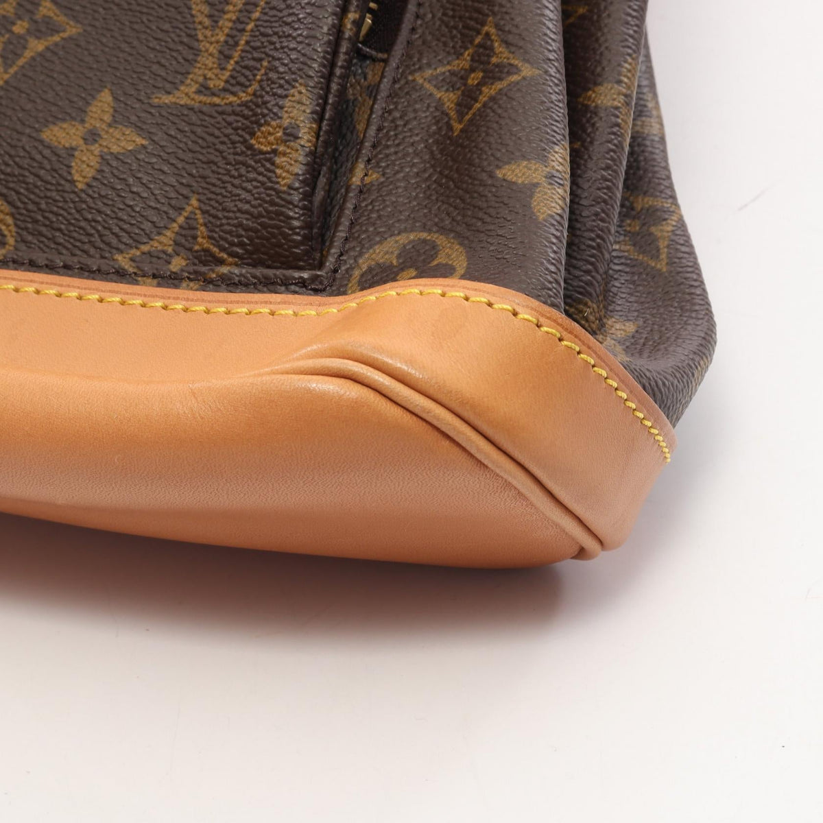 Louis Vuitton Mini Montsouris · Monogram