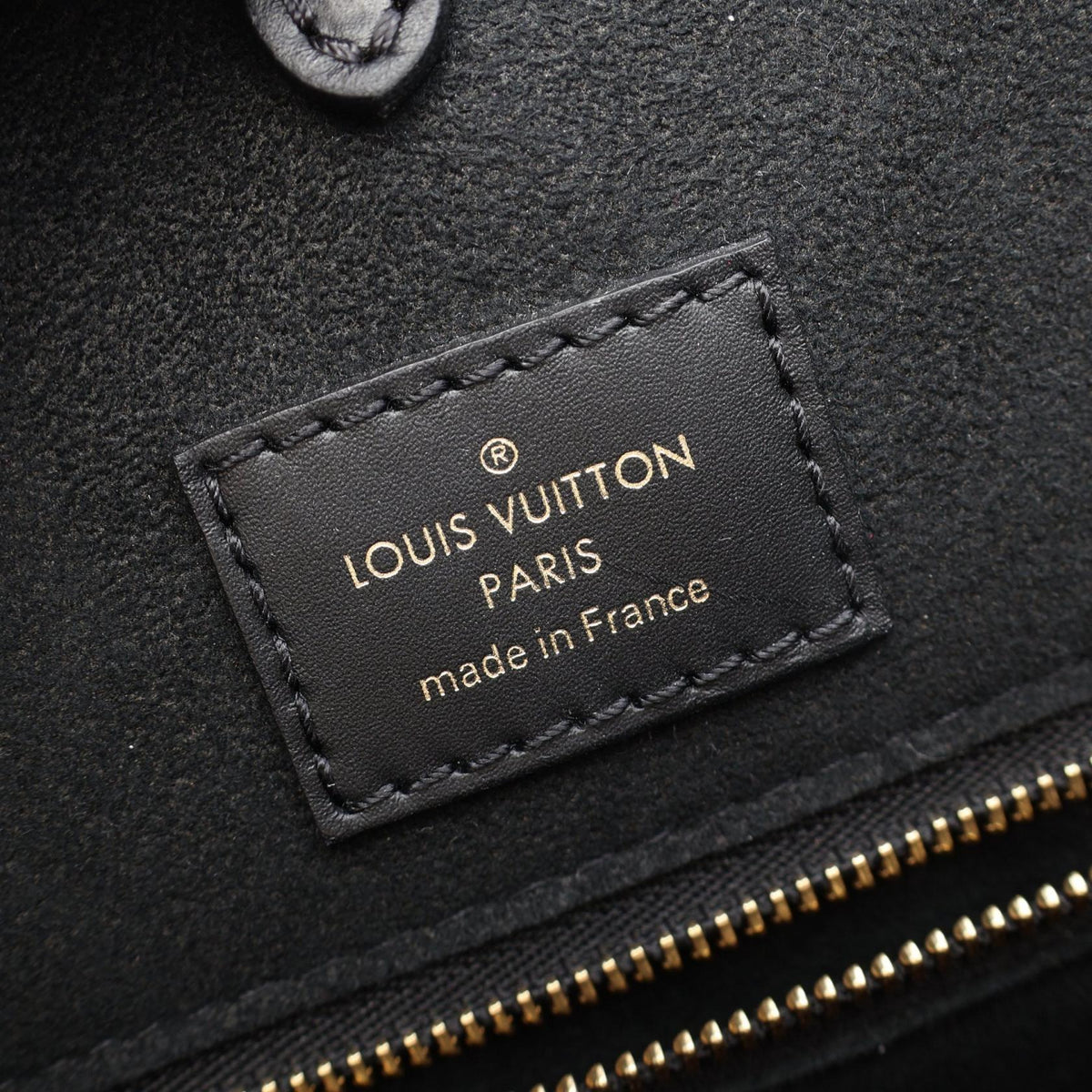 Louis Vuitton Fold Tote MM · Monogram