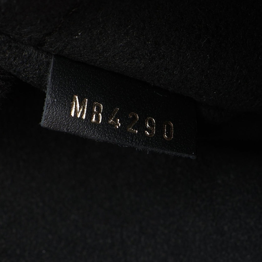 Louis Vuitton Fold Tote MM · Monogram