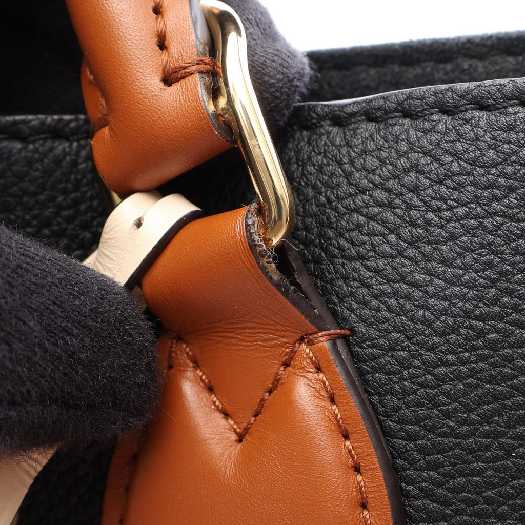 Louis Vuitton Fold Tote MM · Monogram