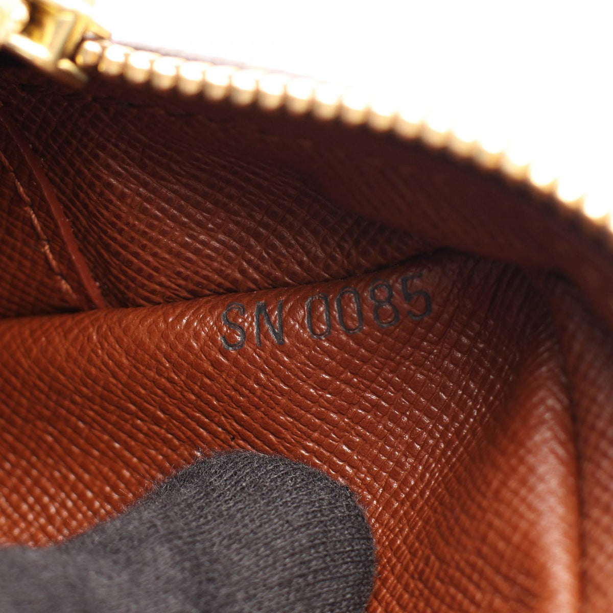 Louis Vuitton Trocadero 27 · Monogram
