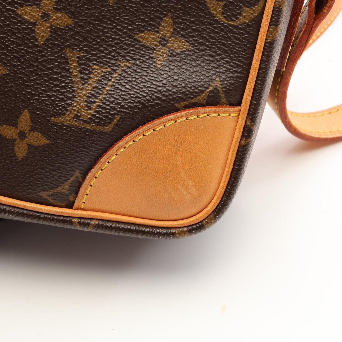 Louis Vuitton Trocadero 27 · Monogram