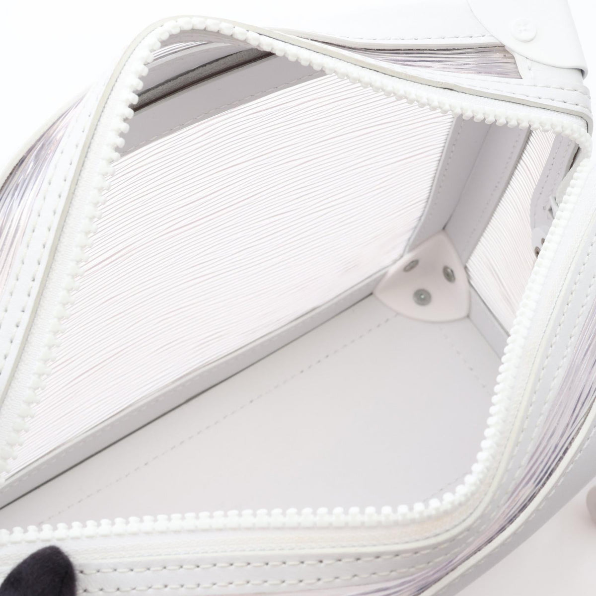 Louis Vuitton Soft Trunk · Epi Plage
