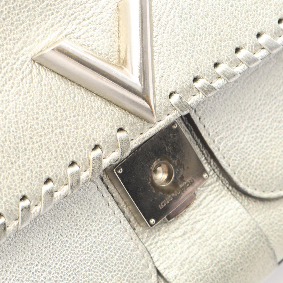 Louis Vuitton Very Chain · Metallic