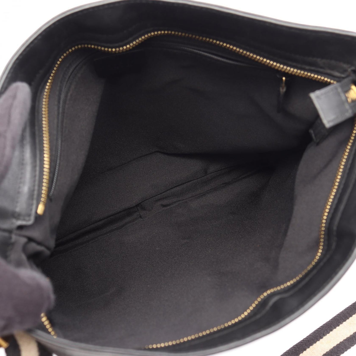 Gucci GG Canvas · Shoulder Bag