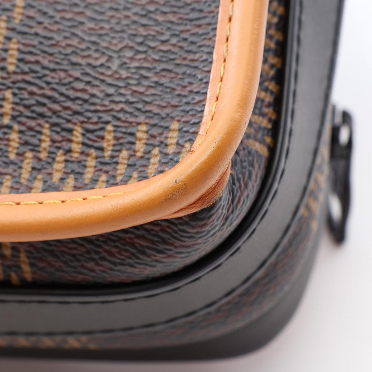 Louis Vuitton NIGO Amazon · Damier Giant