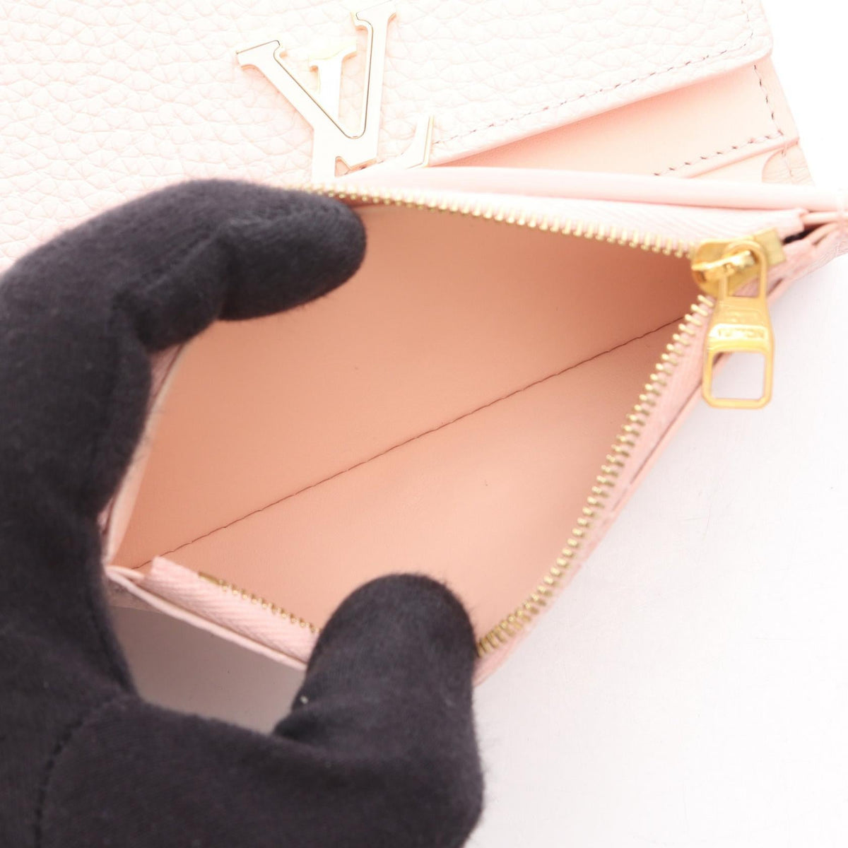 Louis Vuitton Capucine · Jasmine Compact Wallet