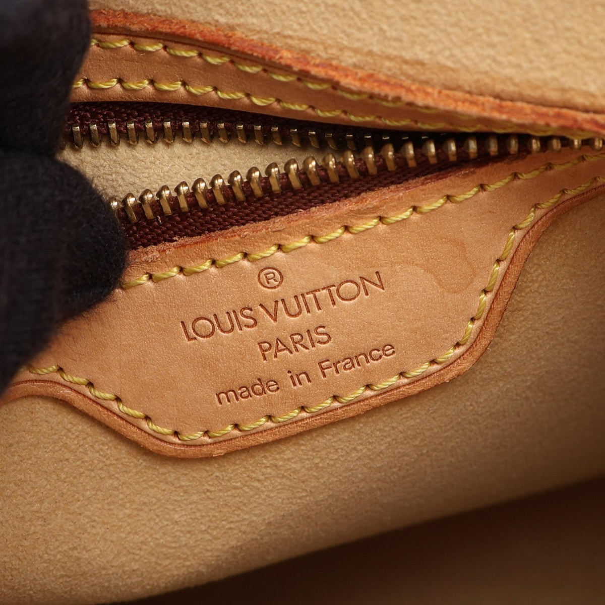 Louis Vuitton Looping MM · Monogram
