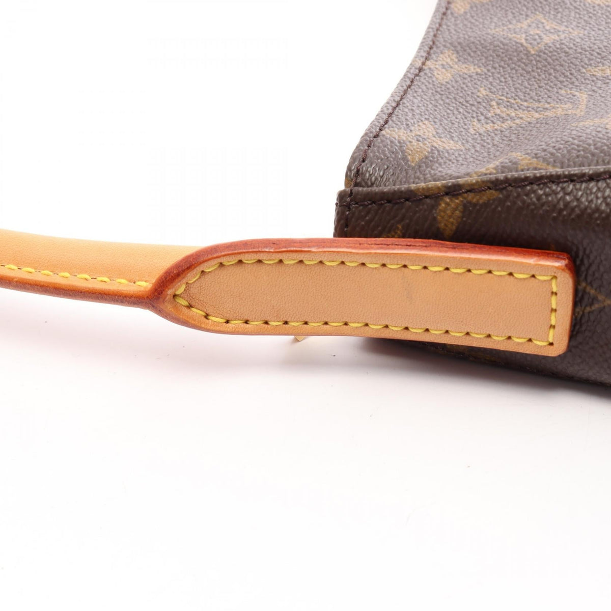 Louis Vuitton Looping MM · Monogram