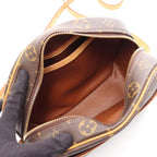Louis Vuitton Blois · Monogram