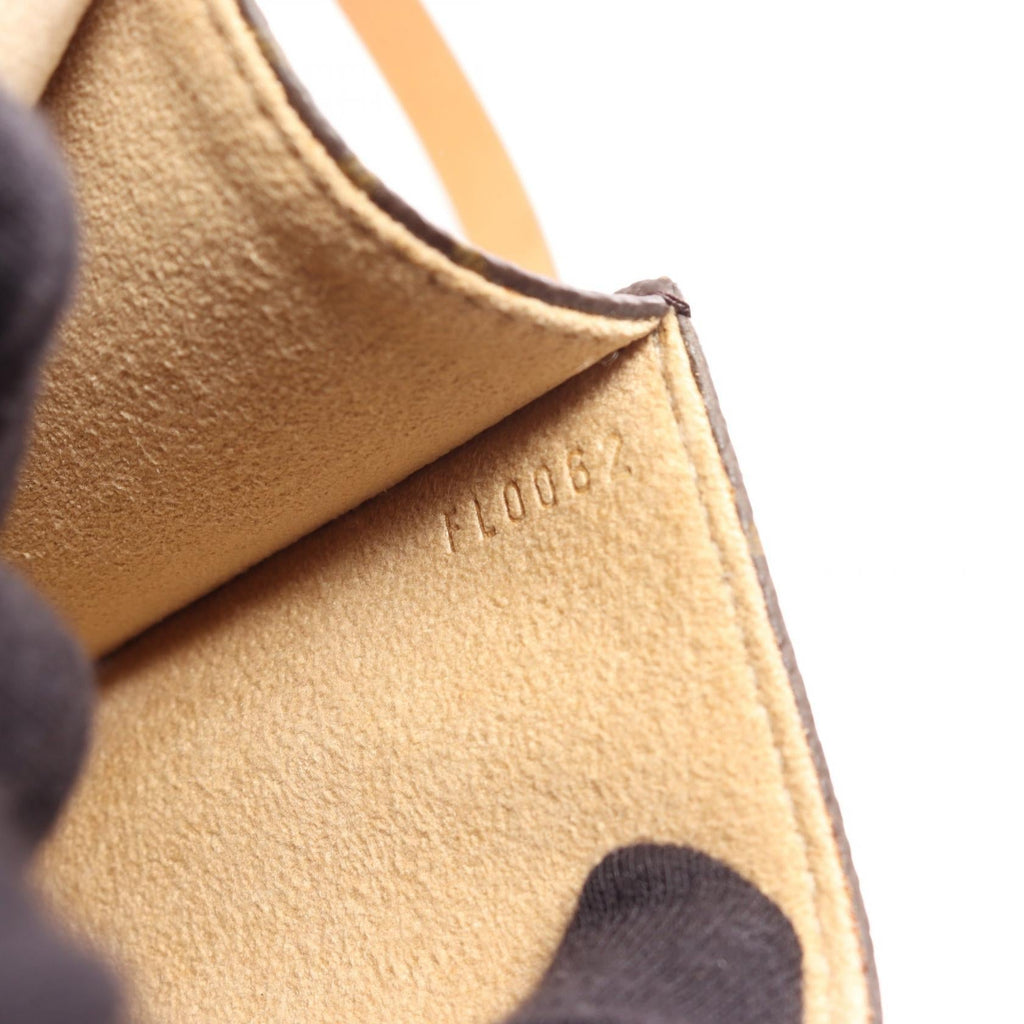 Louis Vuitton Pochette Florentine · Monogram