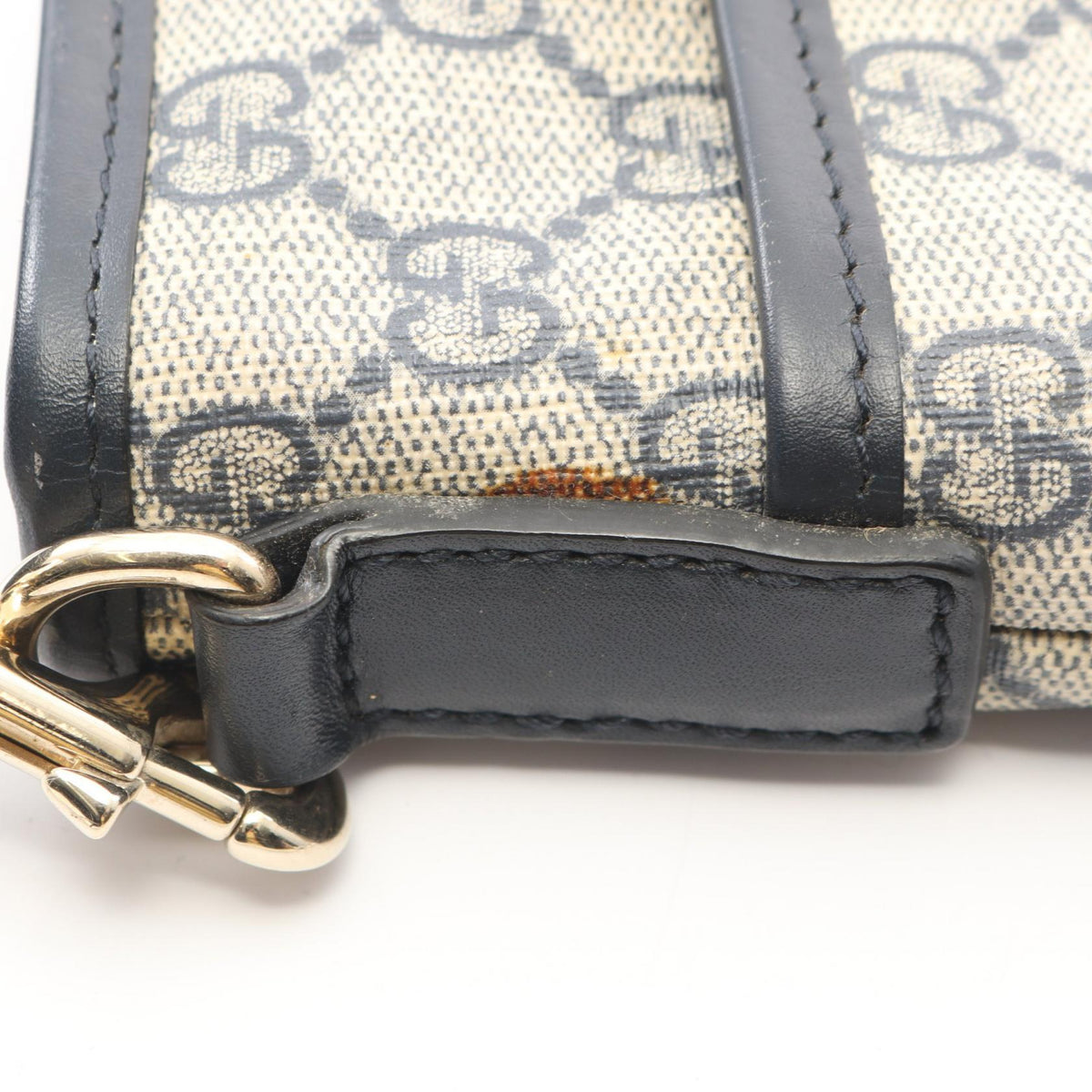 Gucci GG Supreme Shelly Line · Canvas