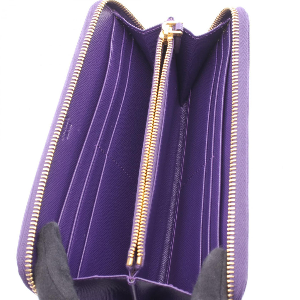 Prada Saffiano · Zip Wallet