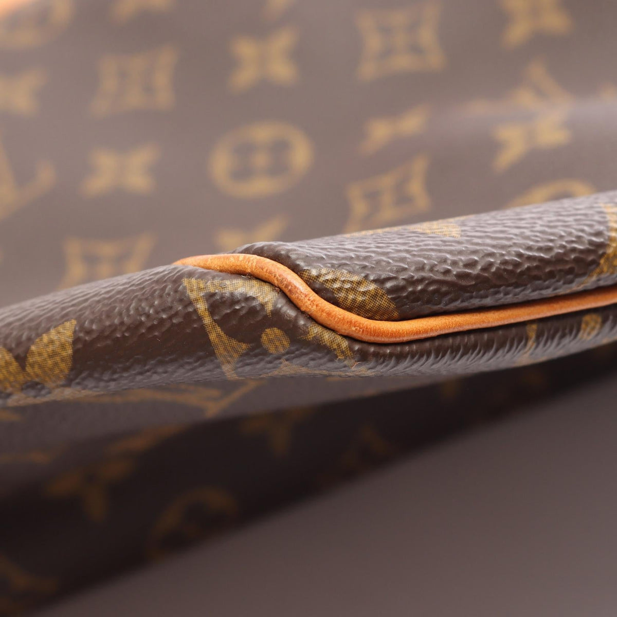 LOUIS VUITTON Keepall 55 · Monogram