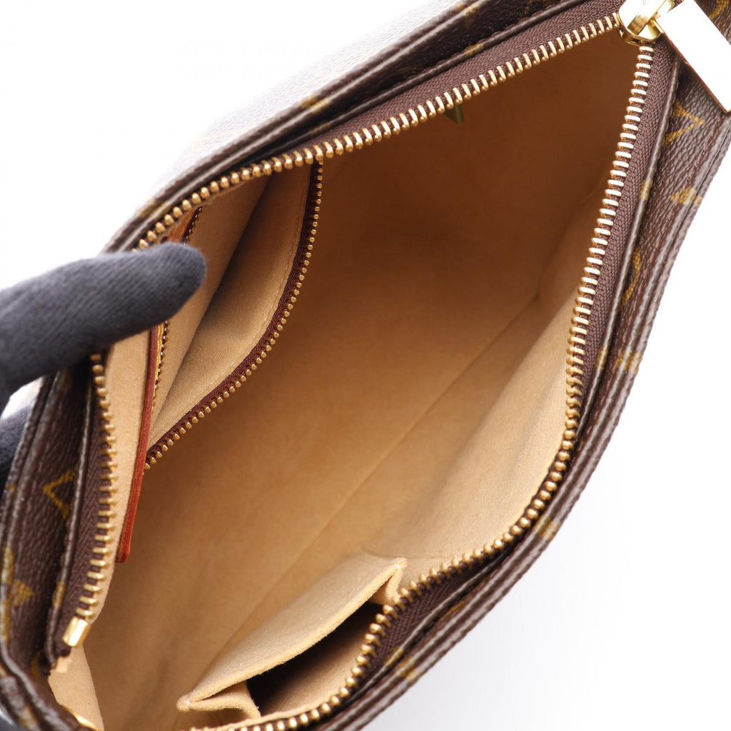 Louis Vuitton Looping MM · Monogram