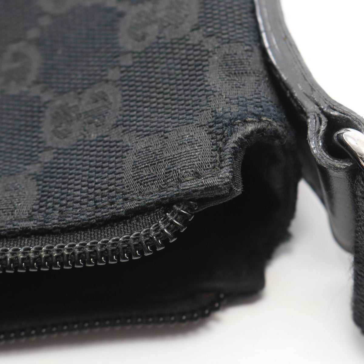 Gucci GG Canvas · Shoulder Bag
