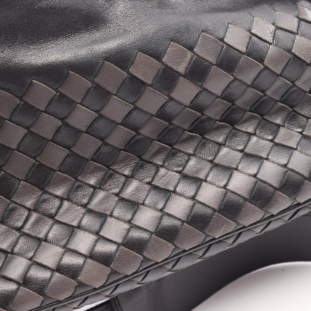 Bottega Veneta Intrecciato · Leather