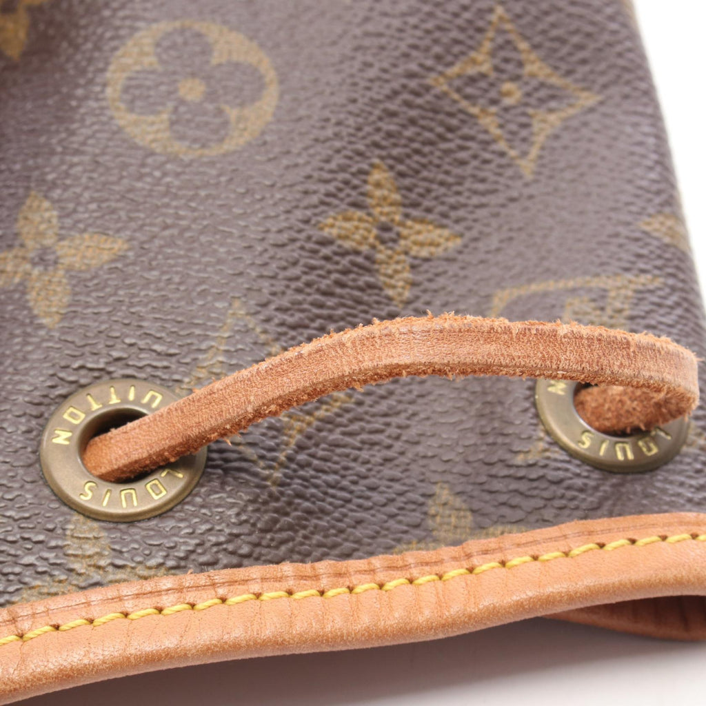 Louis Vuitton Montsouris MM · Monogram