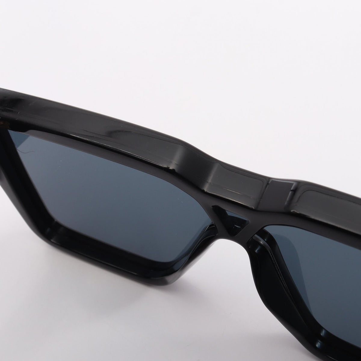 Louis Vuitton LV Crush · Mask Sunglasses