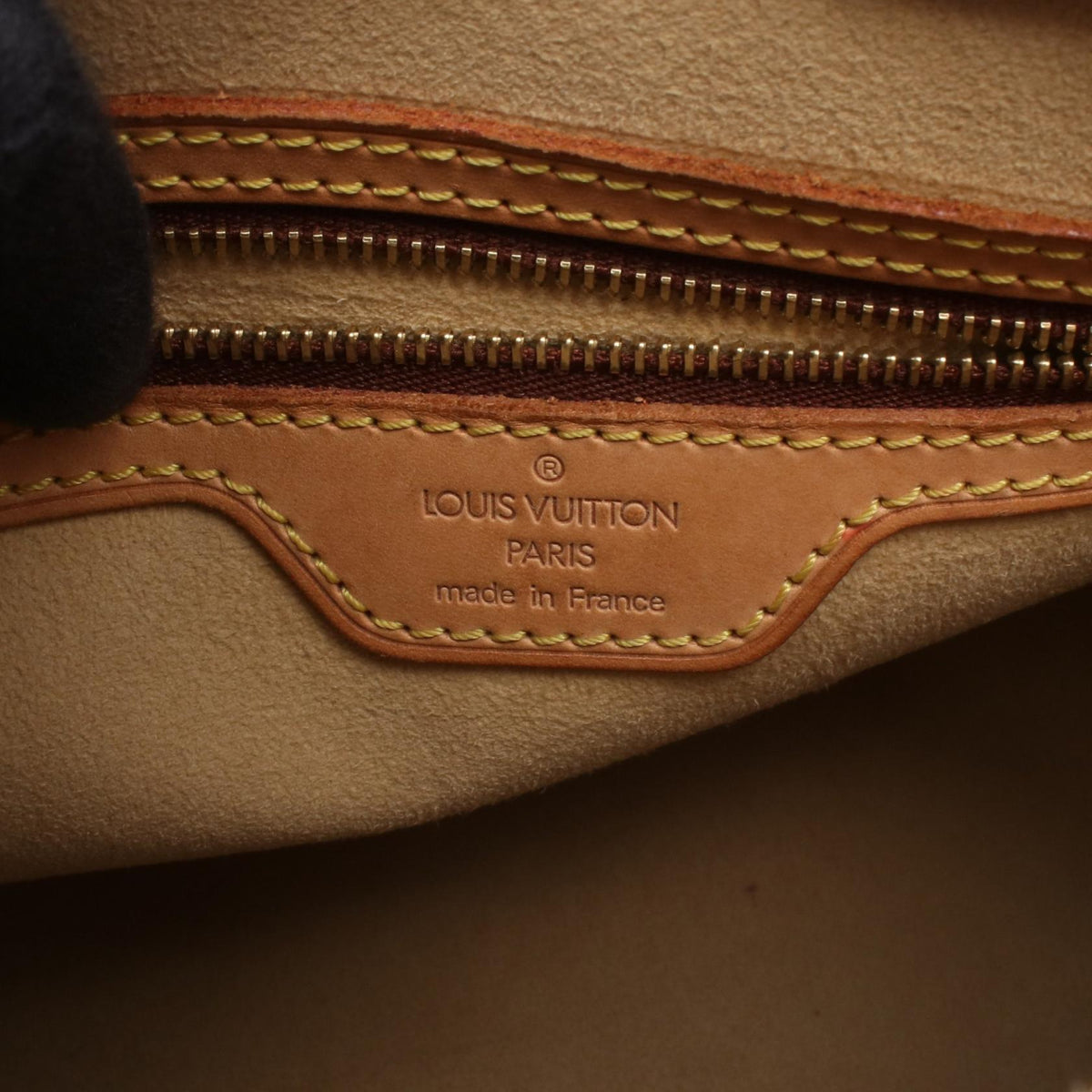 Louis Vuitton Looping MM · Monogram