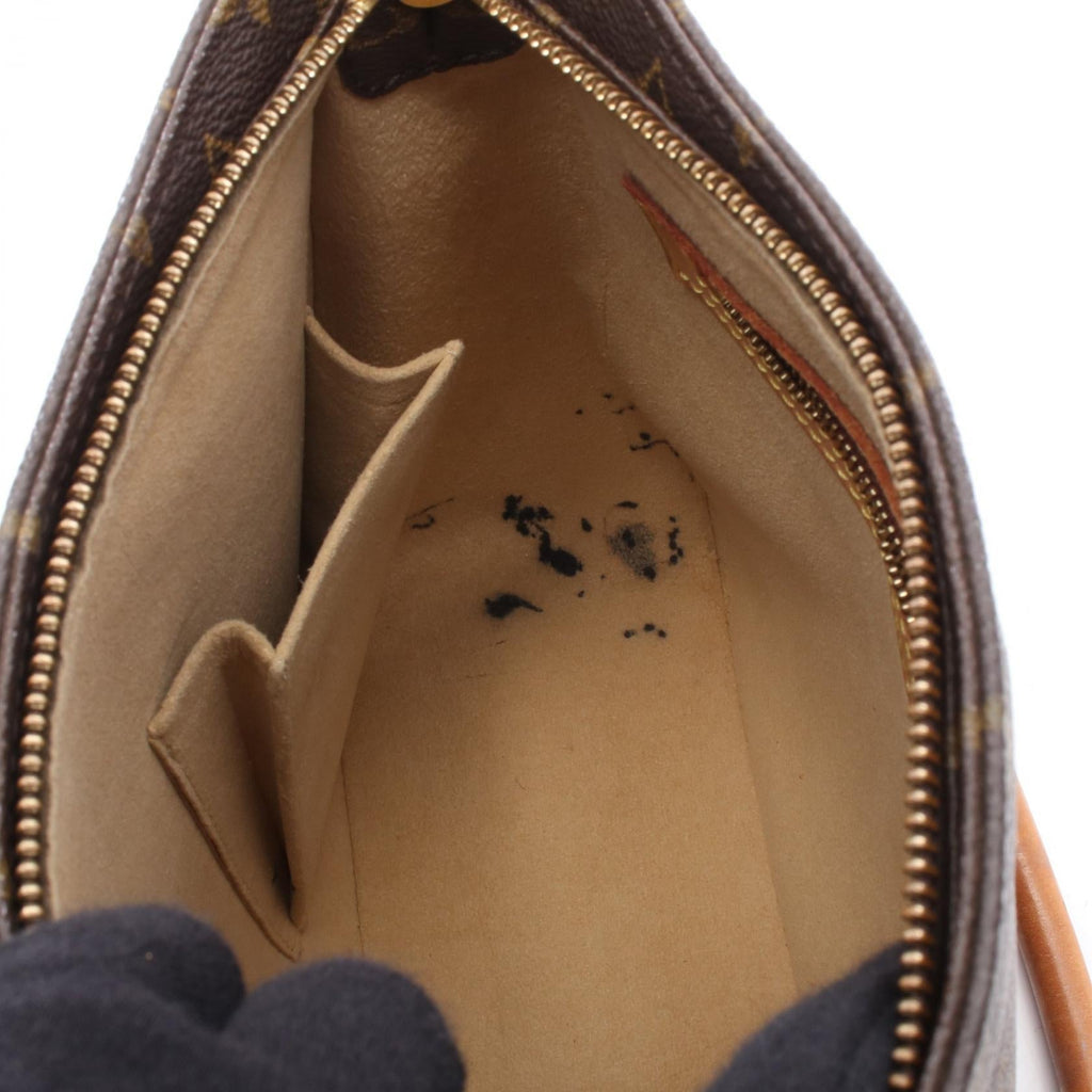 Louis Vuitton Looping MM · Monogram