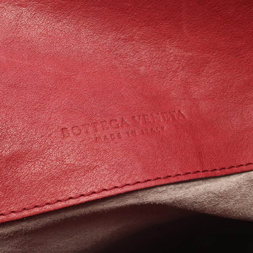 Bottega Veneta Intrecciato · Leather