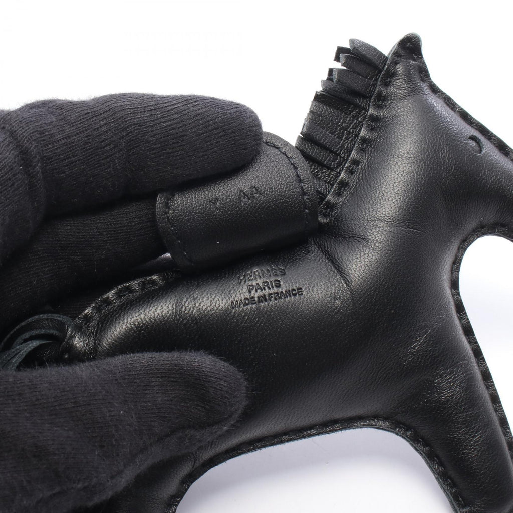 Hermès Rodeo MM · So Black · Agneau Milo