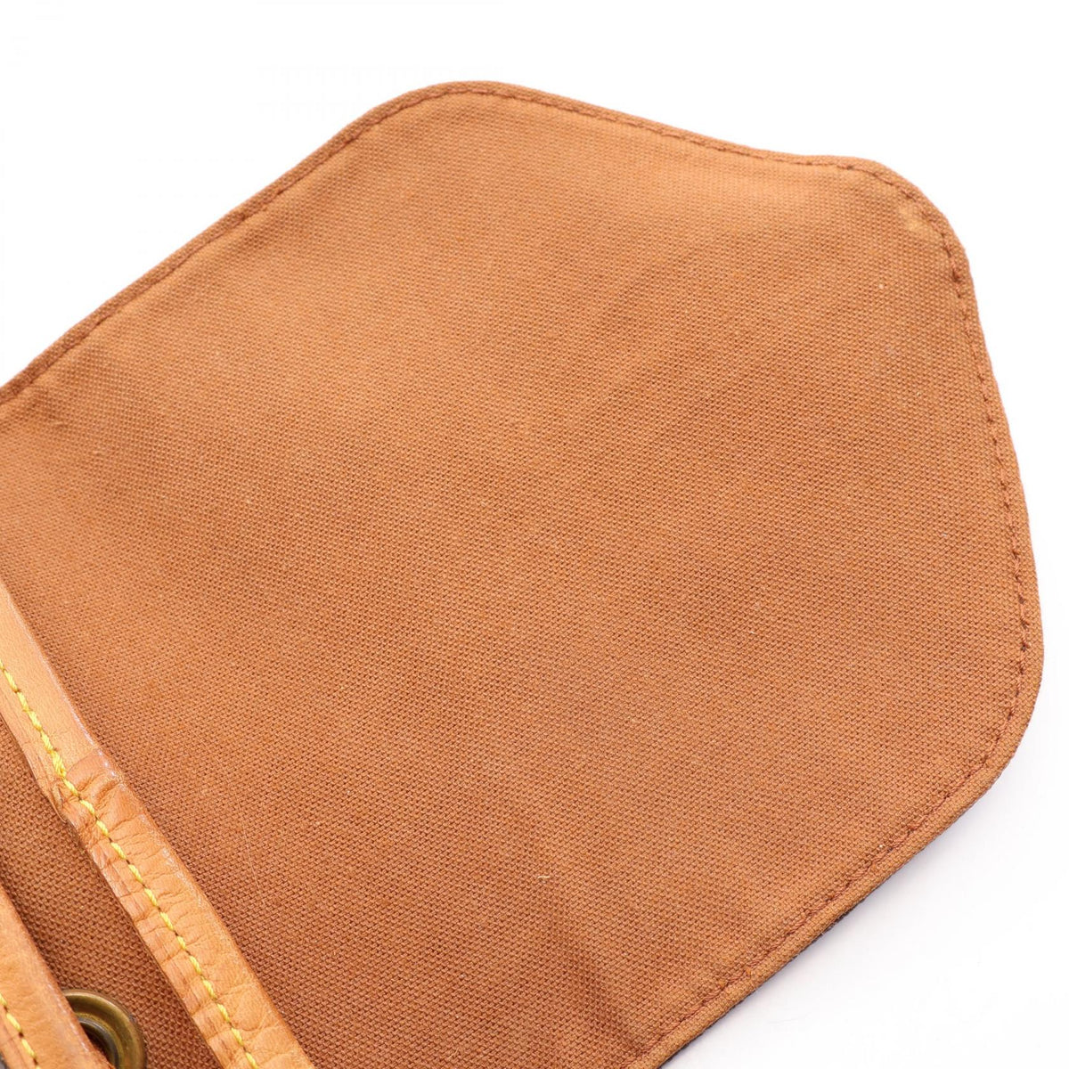 Louis Vuitton Montsouris MM · Monogram