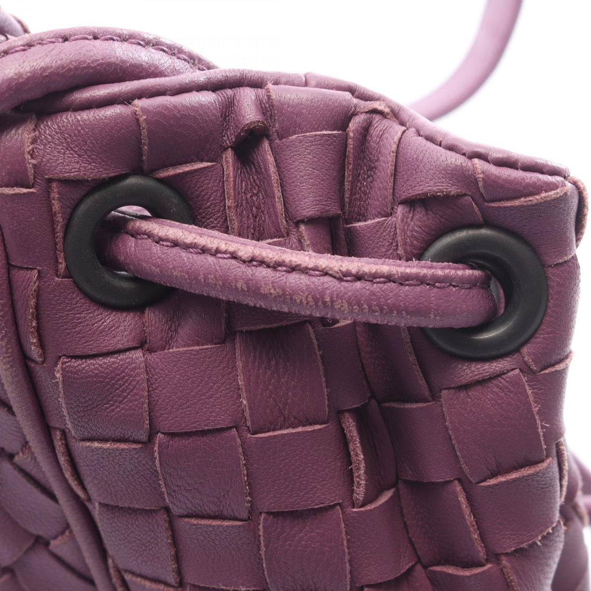 Bottega Veneta Intrecciato · Leather